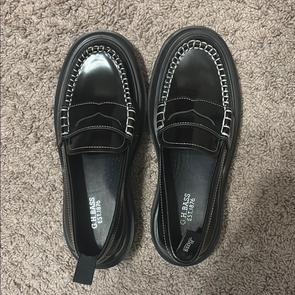 G.H. Bass & Co. Black loafers - Worn only once!